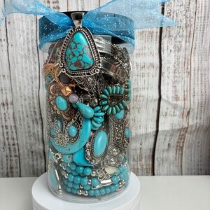 Mystery Treasure  32 oz Jar - Lot 0269